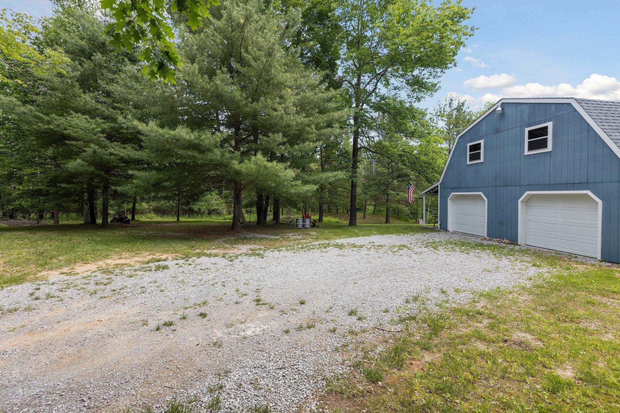 5256 Riverside Drive Gladwin, MI 48624 - Photo 3 of 48 50145462-98cdced6-7abf-4a37-923b-2143b833accc.JPG