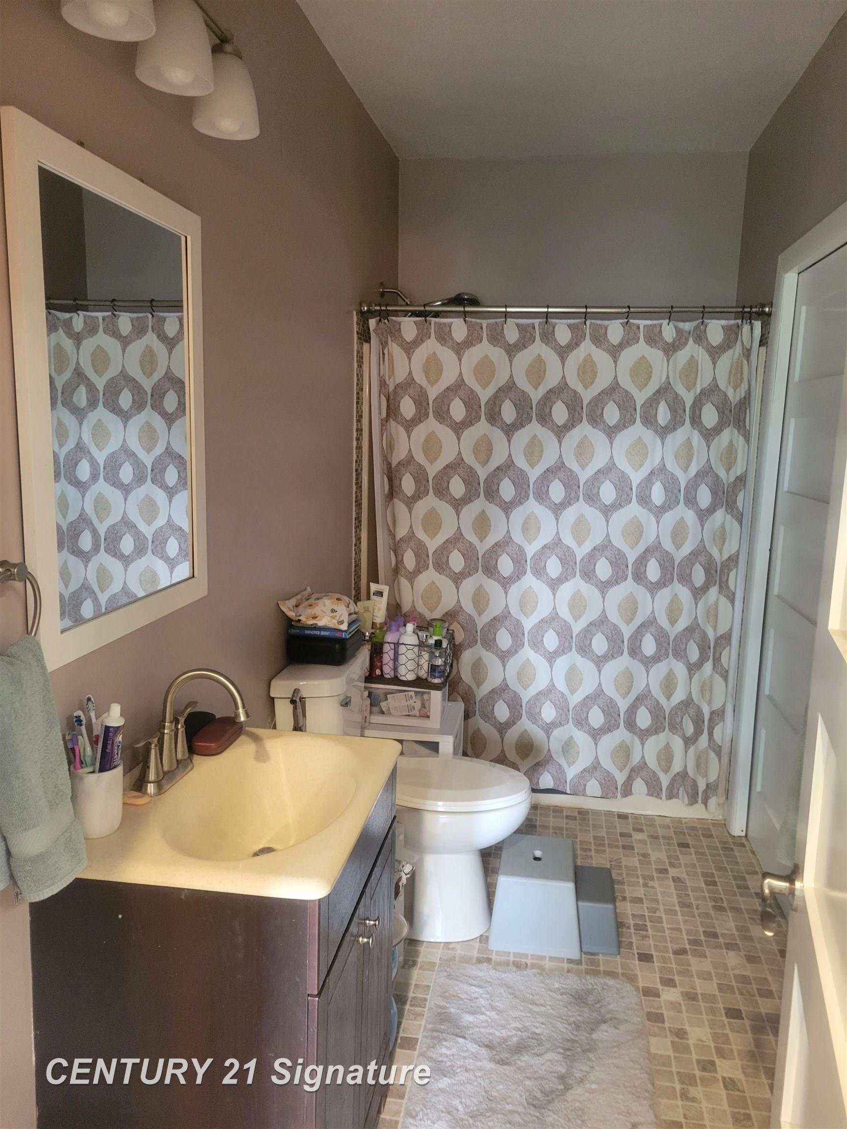 518 Schust Road Saginaw, MI 48604 - Photo 9 of 14