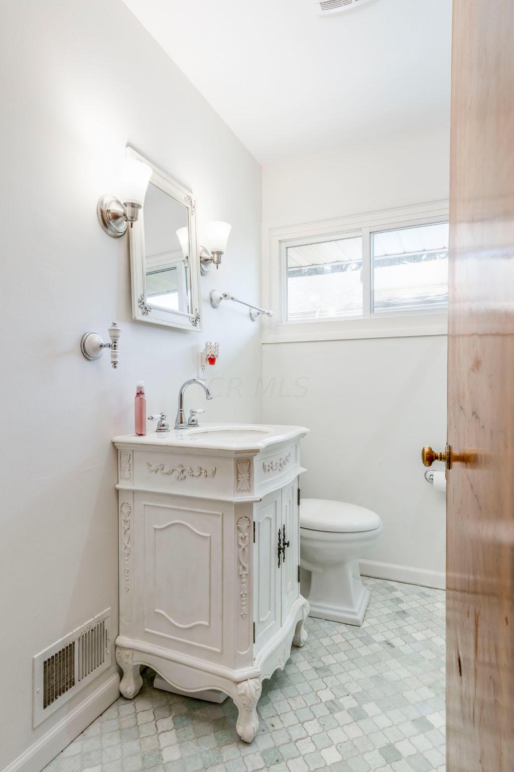 1917 Fishinger Road Columbus, OH 43221 - Photo 15 of 36