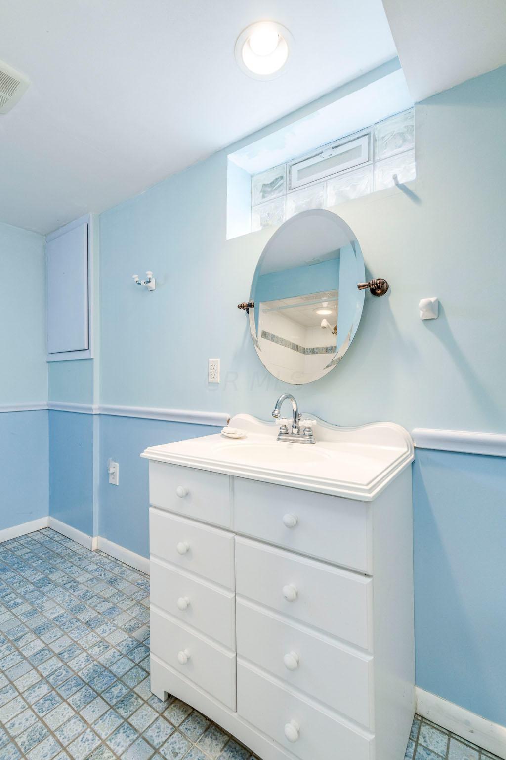 1917 Fishinger Road Columbus, OH 43221 - Photo 28 of 36