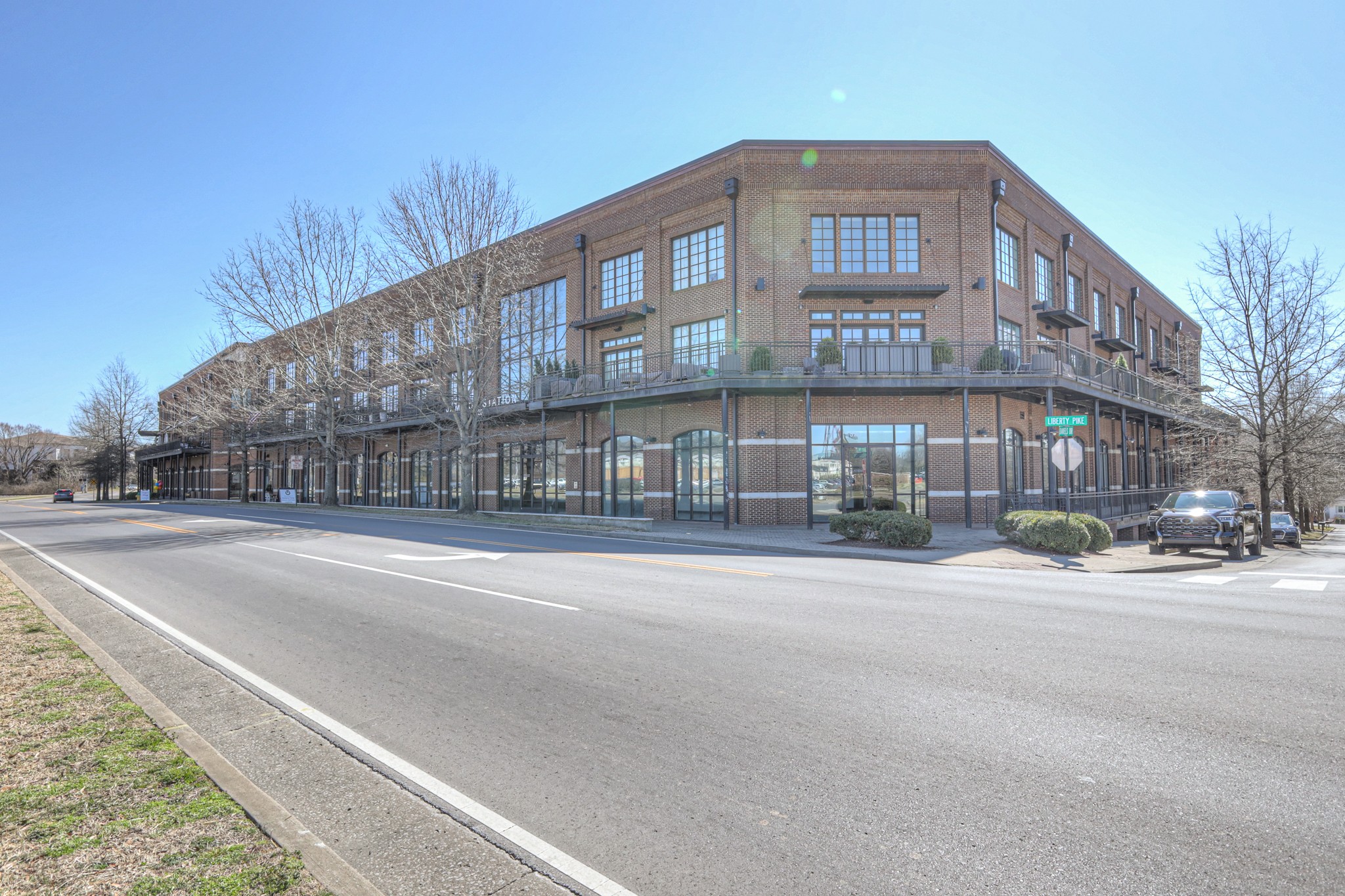 320 Liberty Pike, Unit 214 Franklin, TN 37064 - Photo 44 of 53 a view of a large building