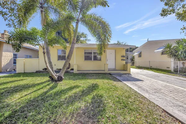 $2,200 | 510 48th Street, West Palm Beach, FL 33407