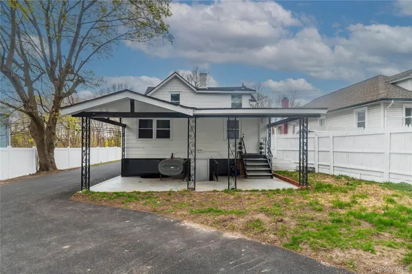$2,400 | 1258 North Avenue, Unit 2, Beacon, NY 12508
