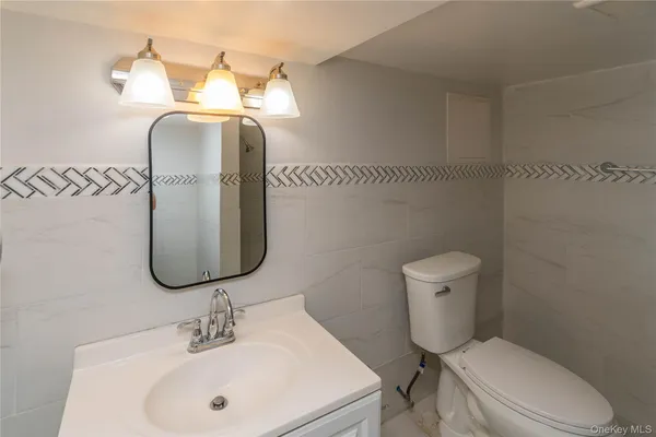 $2,400 | 1258 North Avenue, Unit 2, Beacon, NY 12508