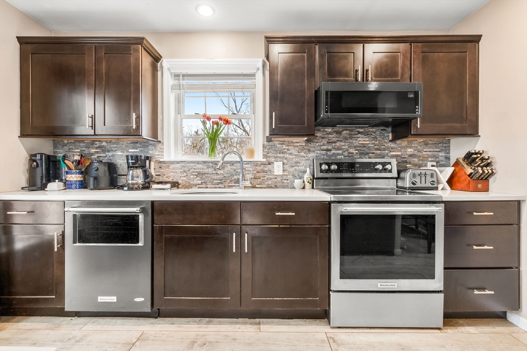 98 Poplar Street, Unit 2 Danvers, MA 01923 - Photo 12 of 30