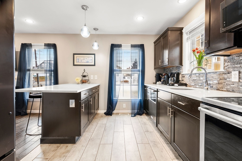 98 Poplar Street, Unit 2 Danvers, MA 01923 - Photo 14 of 30