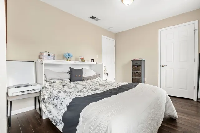 $3,200 | 98 Poplar Street, Unit 2, Danvers, MA 01923