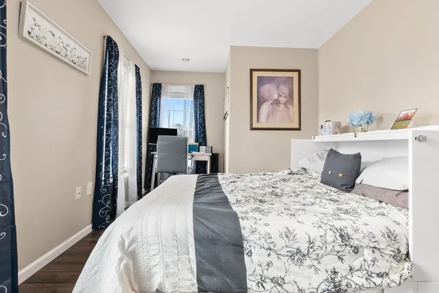 $3,200 | 98 Poplar Street, Unit 2, Danvers, MA 01923