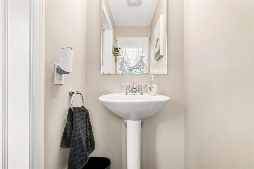 98 Poplar Street, Unit 2 Danvers, MA 01923 - Photo 25 of 30