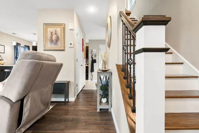 $3,200 | 98 Poplar Street, Unit 2, Danvers, MA 01923