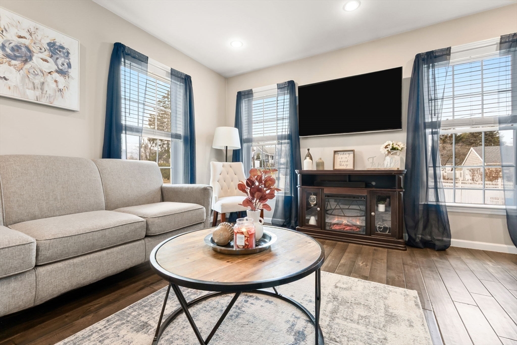 98 Poplar Street, Unit 2 Danvers, MA 01923 - Photo 6 of 30