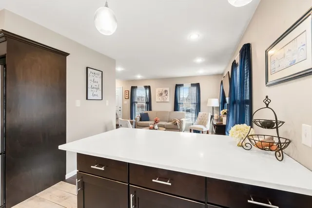 $3,200 | 98 Poplar Street, Unit 2, Danvers, MA 01923