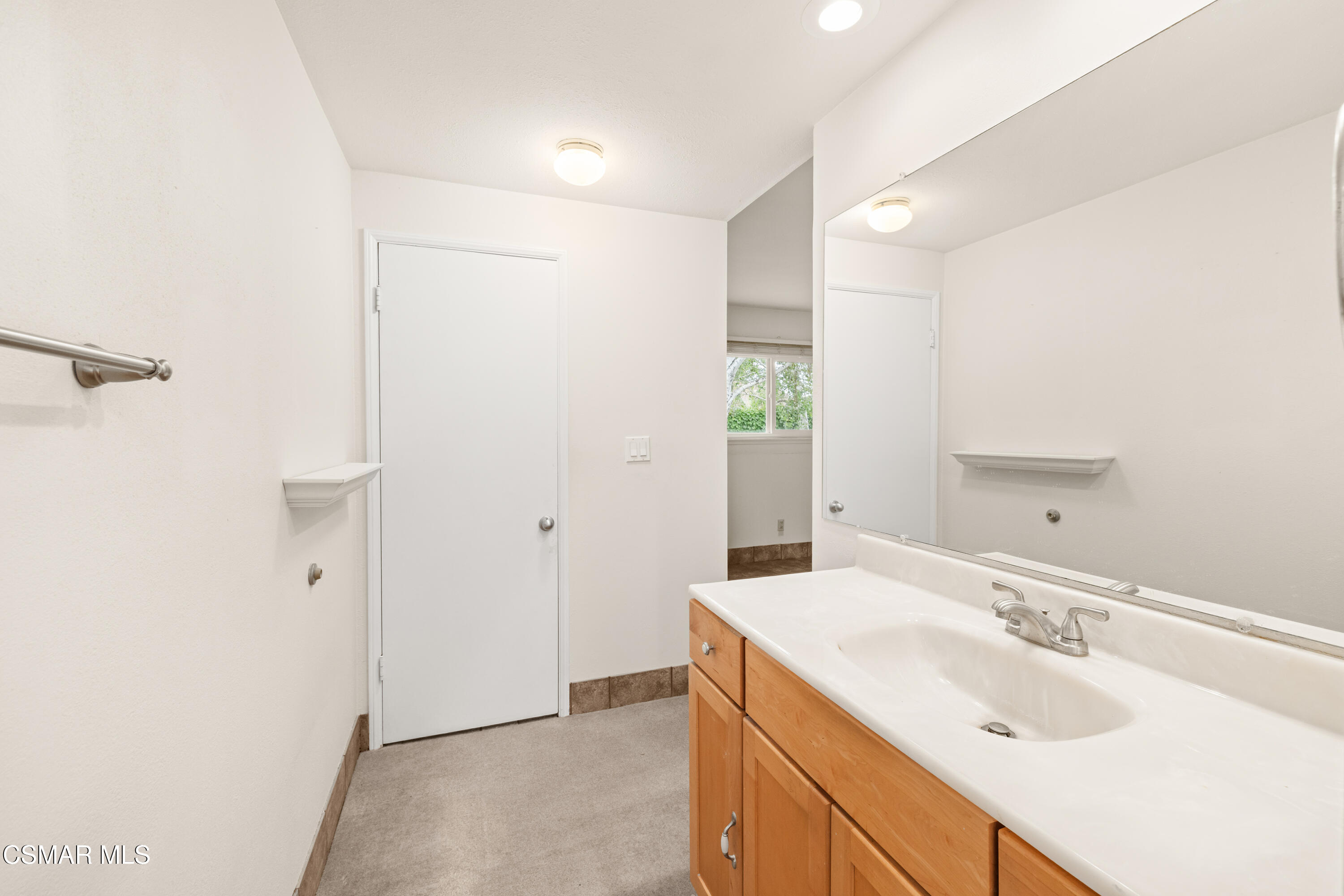 1877 Fred Avenue Simi Valley, CA 93065 - Photo 17 of 26 Fred Primary Bath 3