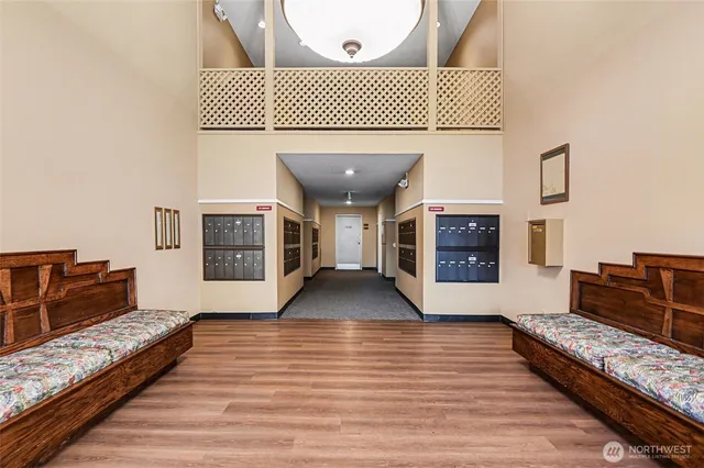a view of livingroom with furniture