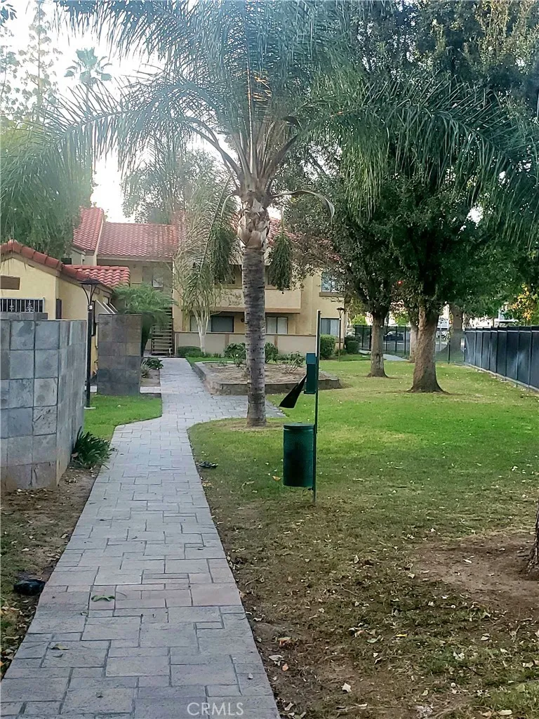 1110 West Blaine Street Riverside, CA 92507 - Photo 5 of 12