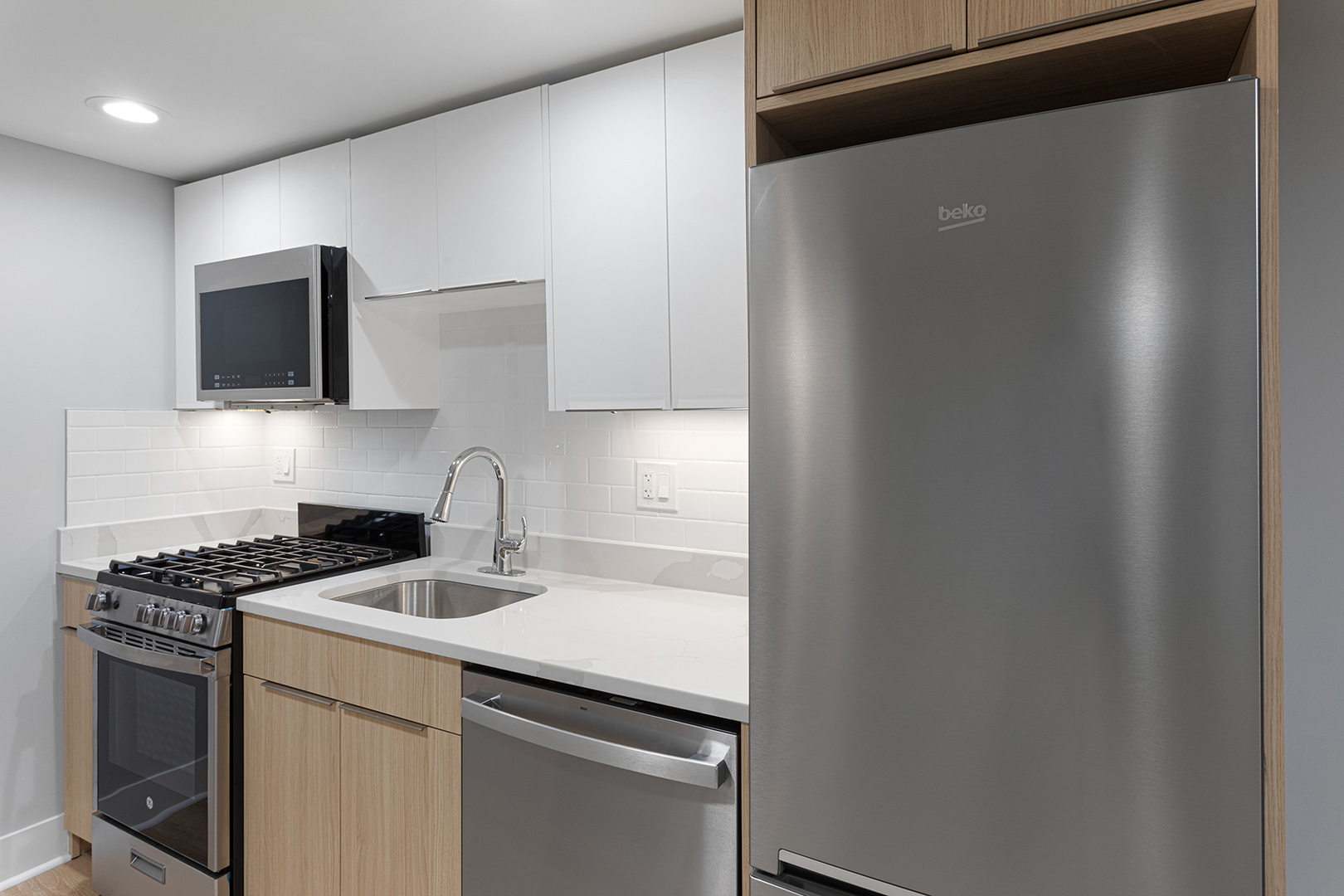 7600 North Sheridan Road, Unit B3S Chicago, IL 60626 - Photo 5 of 11