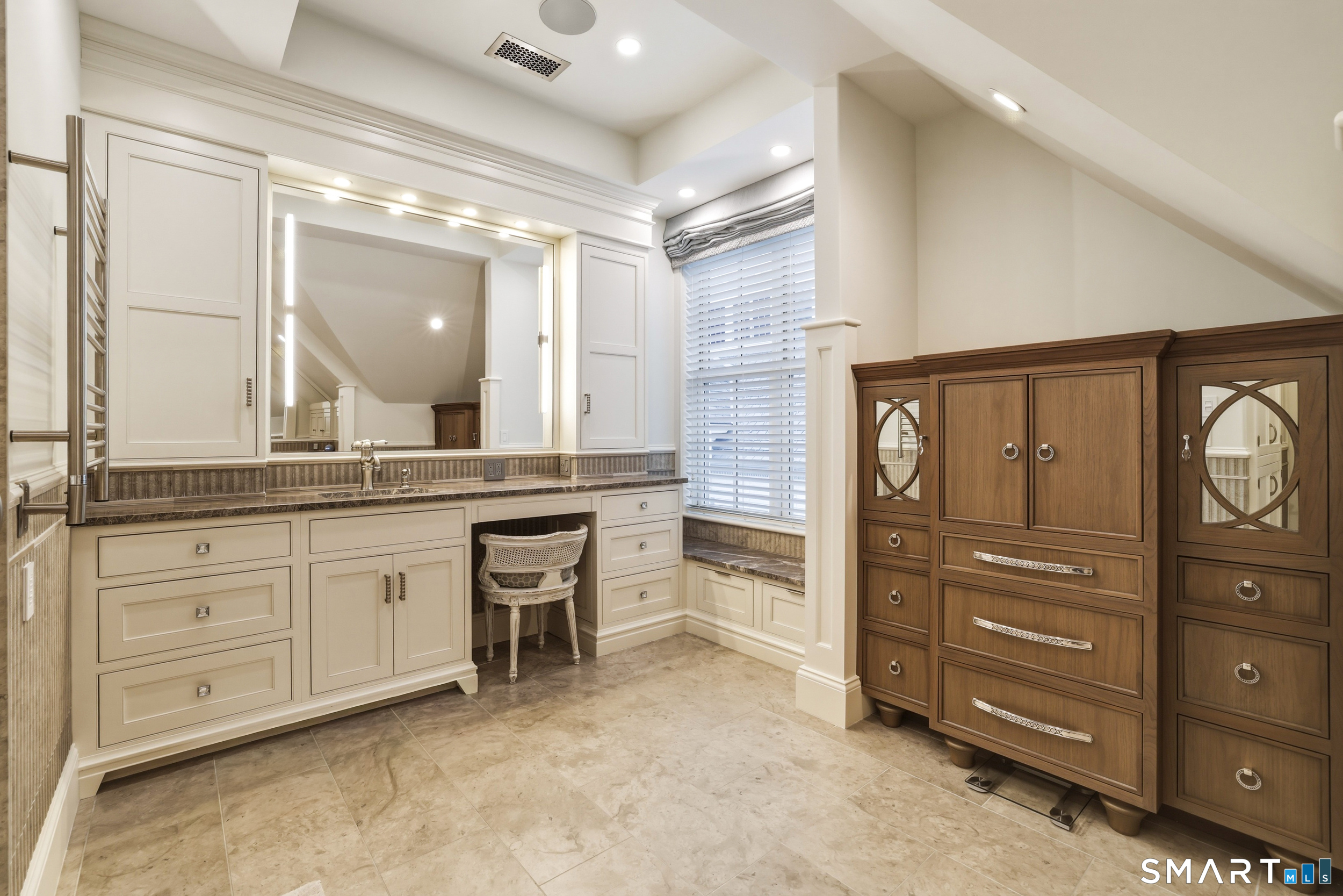 66 High Street, Unit 38 Guilford, CT 06437 - Photo 22 of 40 a spacious bathroom with a granite countertop sink and a mirror