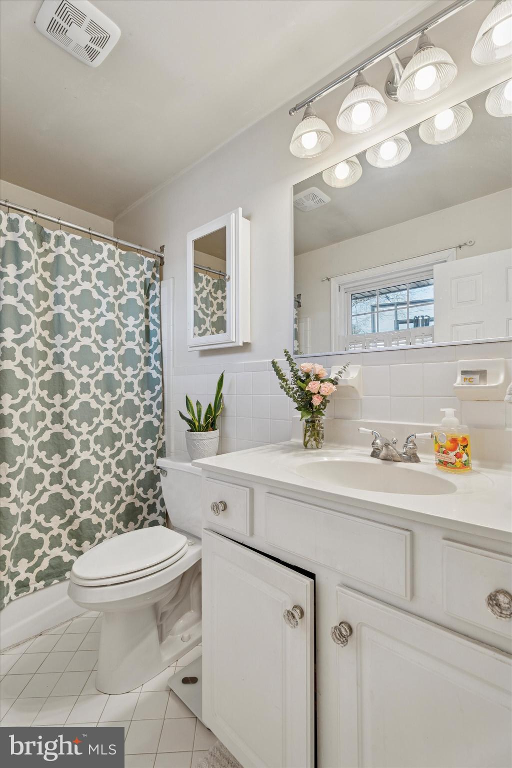 205 Pine Ridge Road Havertown, PA 19083 - Photo 13 of 24