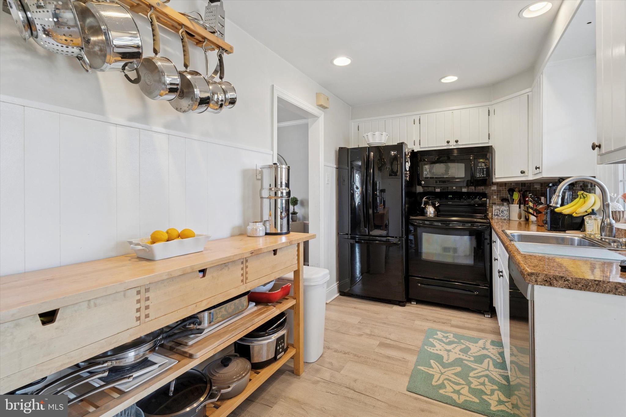 205 Pine Ridge Road Havertown, PA 19083 - Photo 8 of 24