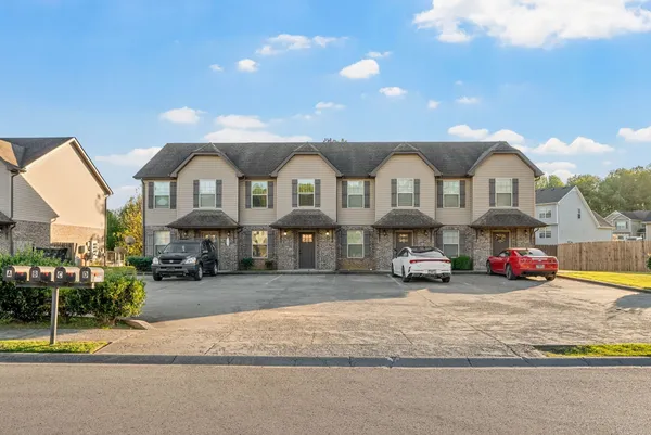 $1,100 | 1772 Spring Water Drive, Unit D, Clarksville, TN 37040