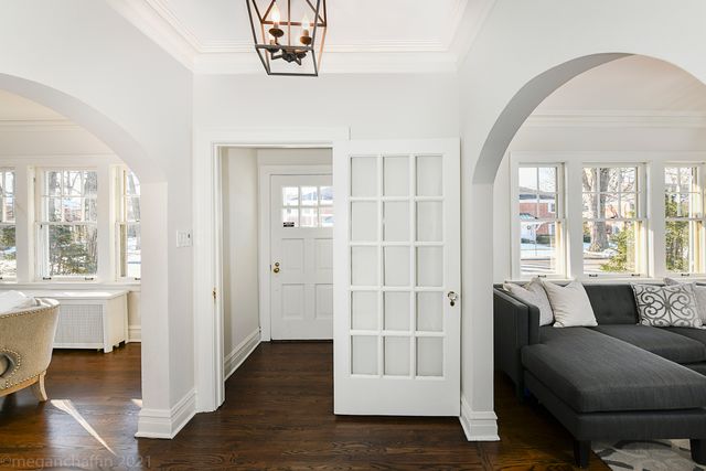 $715,000 | 250 Laurel Avenue, Wilmette, IL 60091