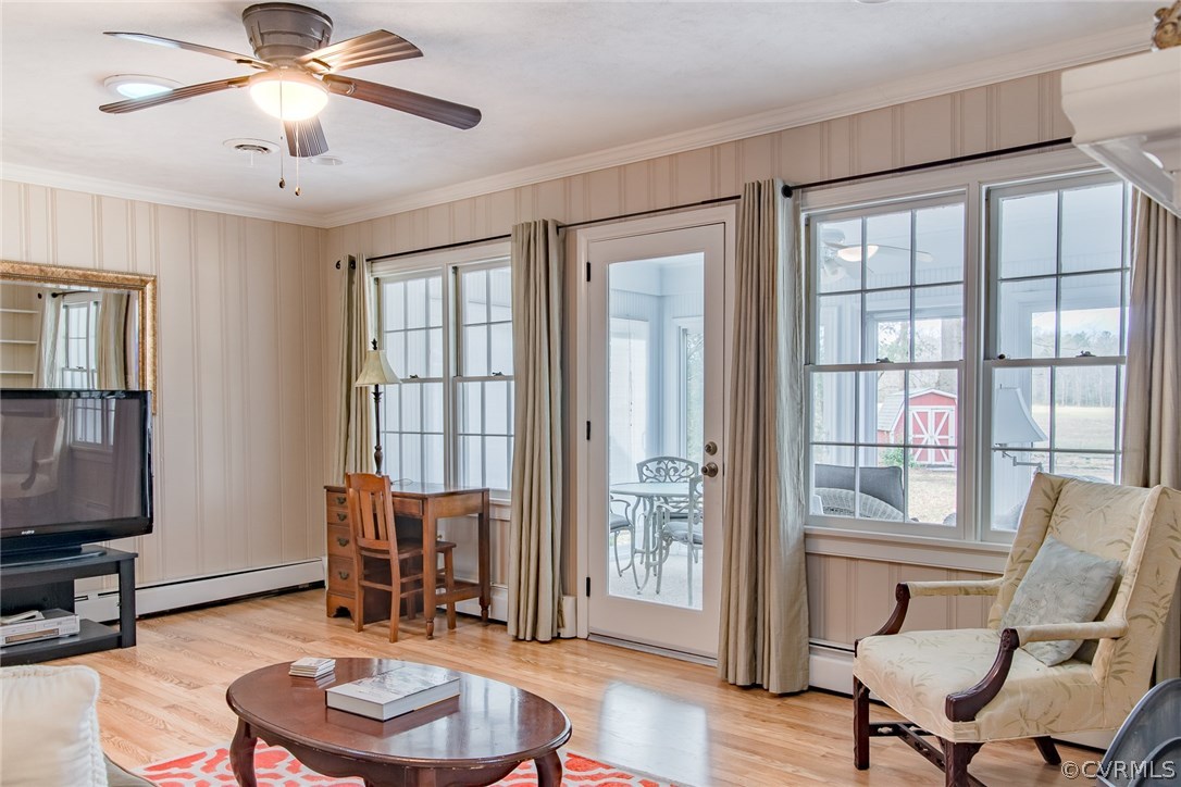 112 Beverly Road Ashland, VA 23005 - Photo 4 of 20 Family room opens to glassed in porch