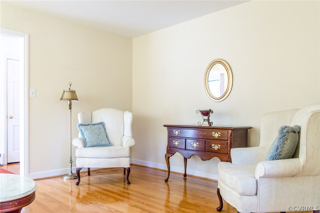 112 Beverly Road Ashland, VA 23005 - Photo 7 of 20 Living room