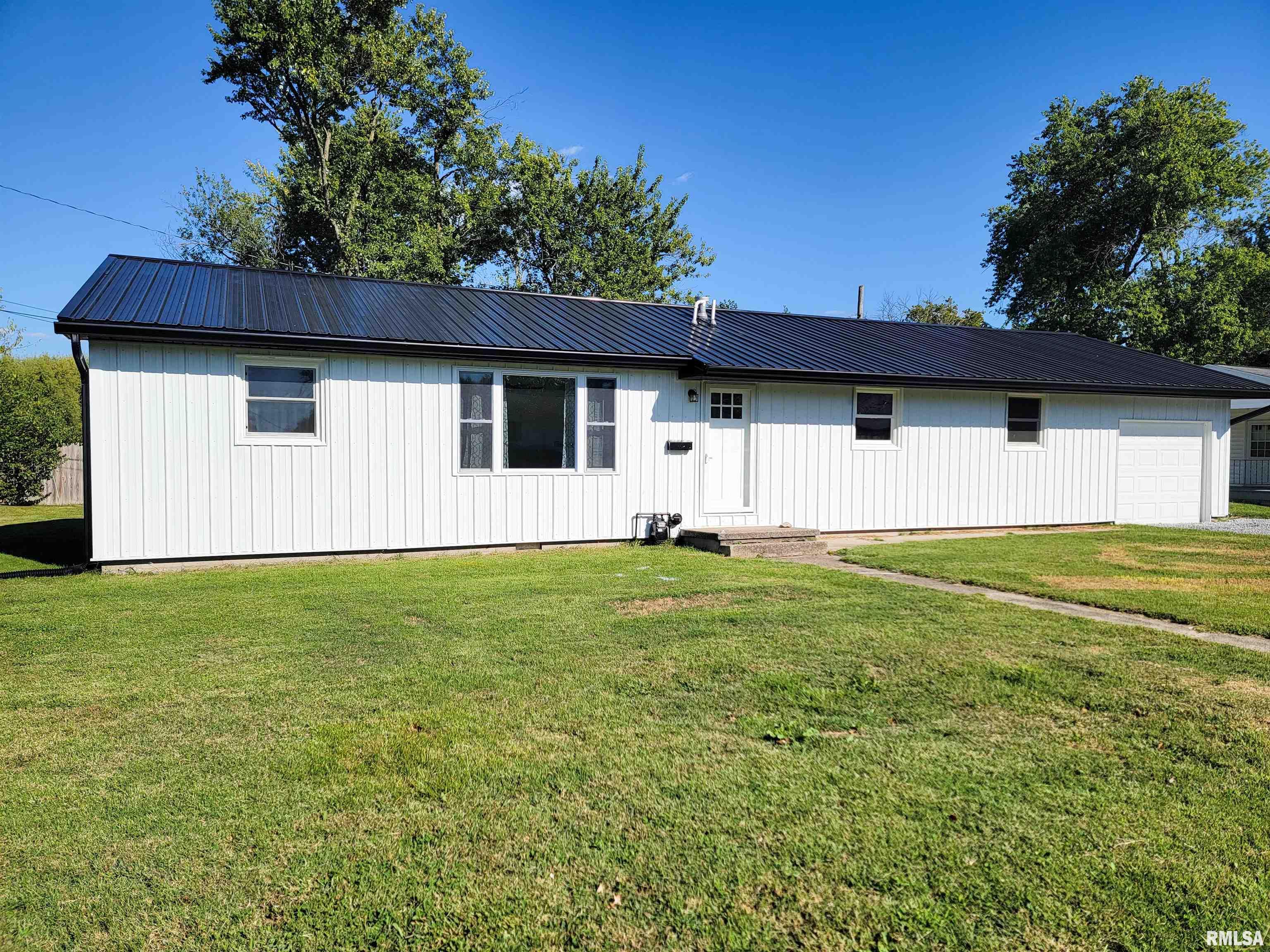 306 Bible Street Flora, IL 62839 - Photo 1 of 90