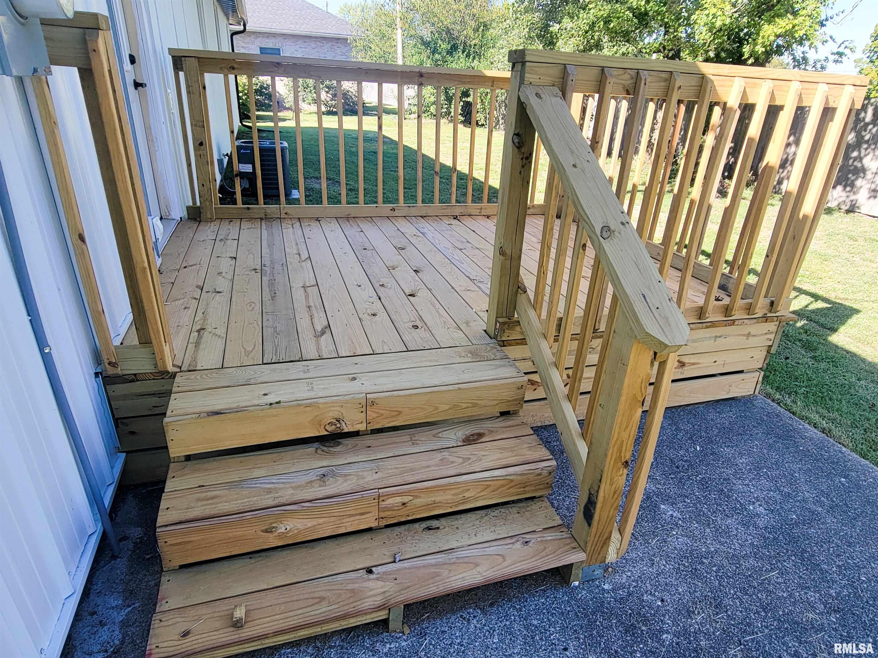 306 Bible Street Flora, IL 62839 - Photo 2 of 90