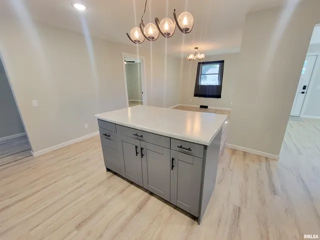 $164,900 | 306 Bible Street, Flora, IL 62839