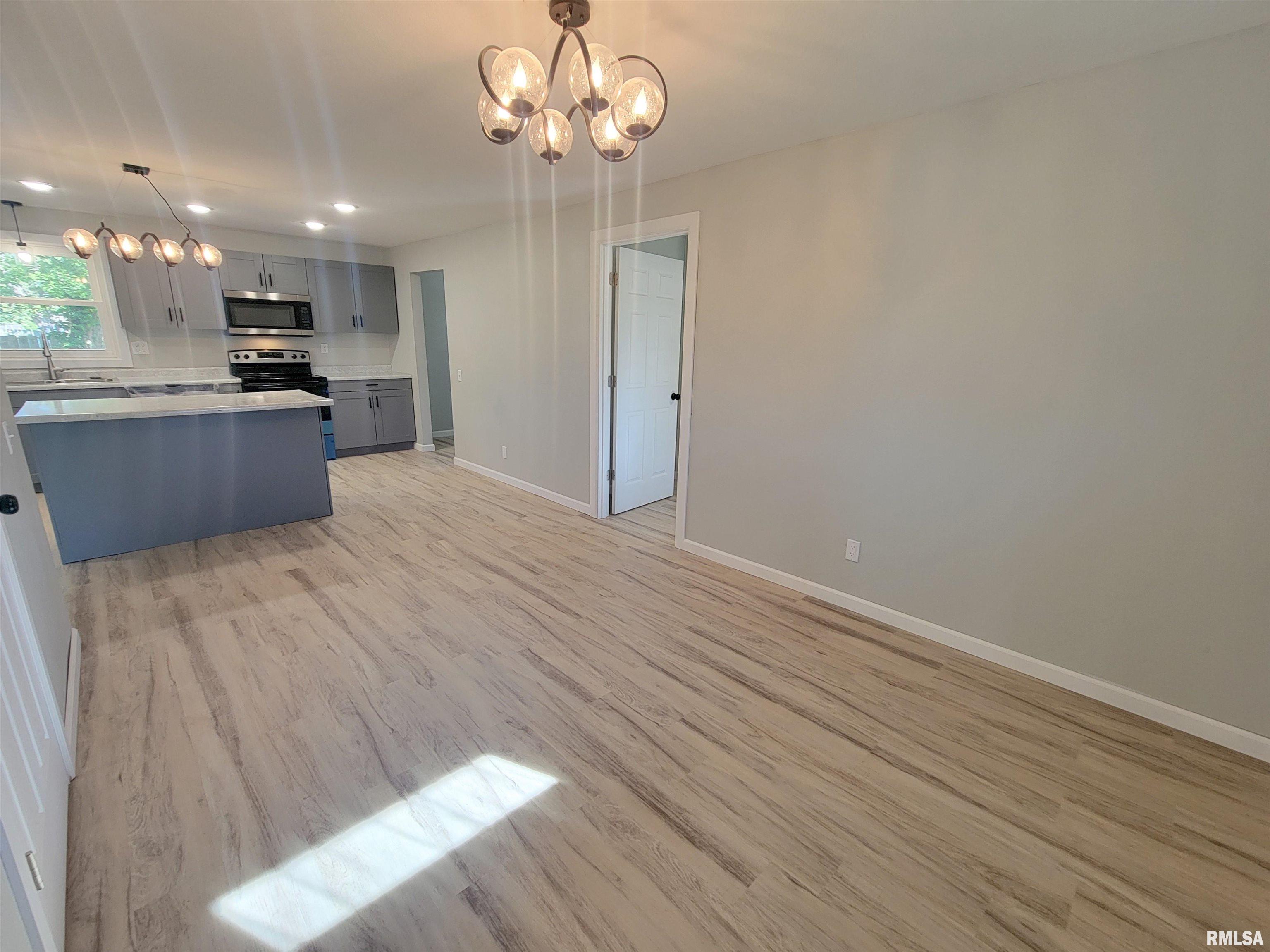 306 Bible Street Flora, IL 62839 - Photo 4 of 90