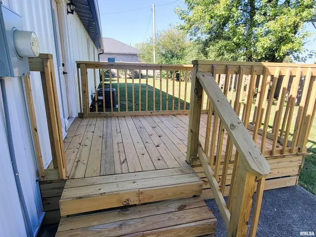 $164,900 | 306 Bible Street, Flora, IL 62839