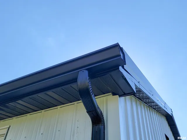 $164,900 | 306 Bible Street, Flora, IL 62839