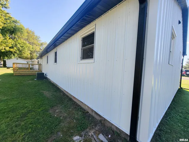 $164,900 | 306 Bible Street, Flora, IL 62839