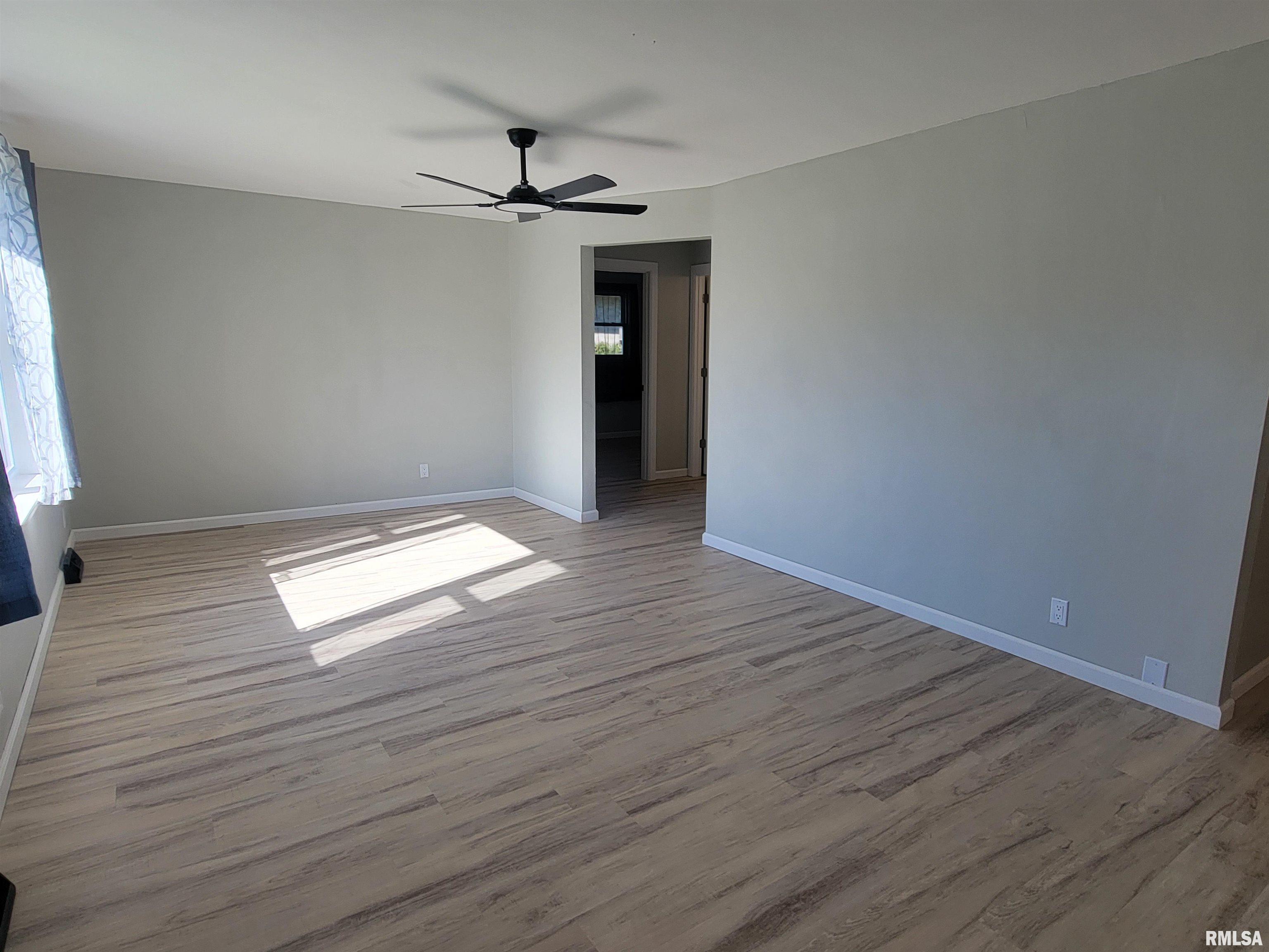 306 Bible Street Flora, IL 62839 - Photo 10 of 90