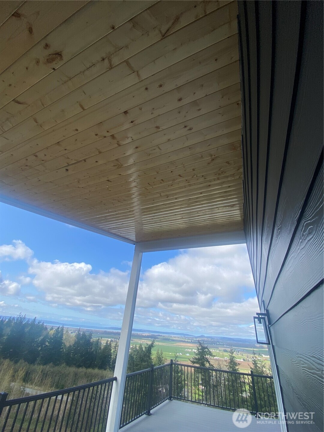 20555 Benson Ridge Mount Vernon, WA 98274 - Photo 34 of 40 a view of balcony with a garden