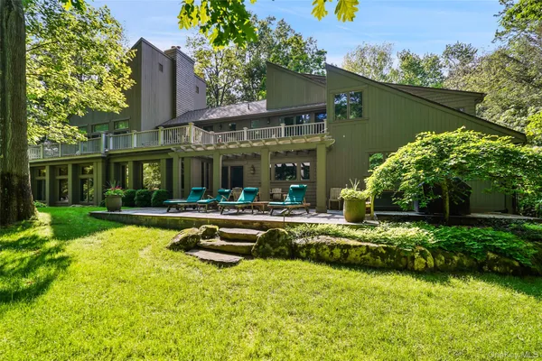 $2,650,000 | 17 Eastwoods Road, Pound Ridge, NY 10576