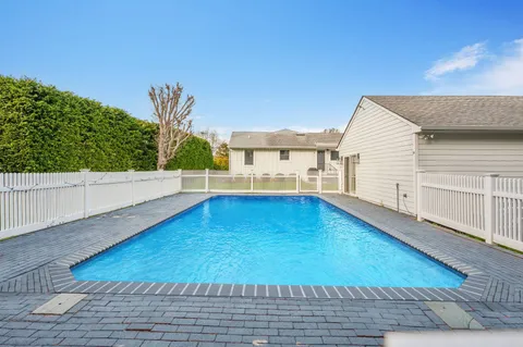 a view of a terrace with a outdoor space