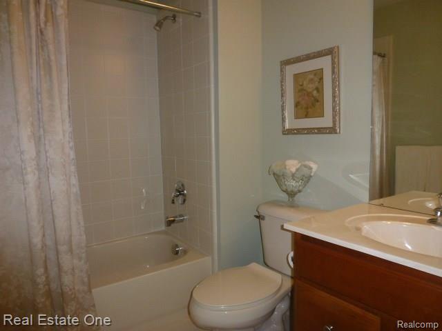 2340 Andover Boulevard Rochester, MI 48306 - Photo 48 of 61