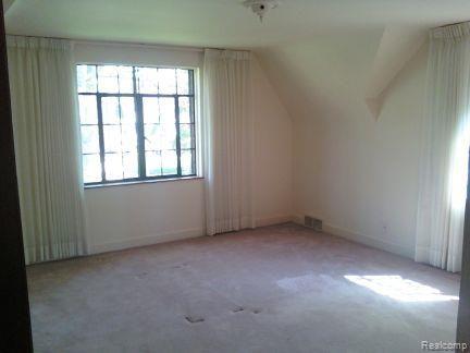 125 Cambridge Boulevard Pleasant Ridge, MI 48069 - Photo 8 of 13 Master Bedroom