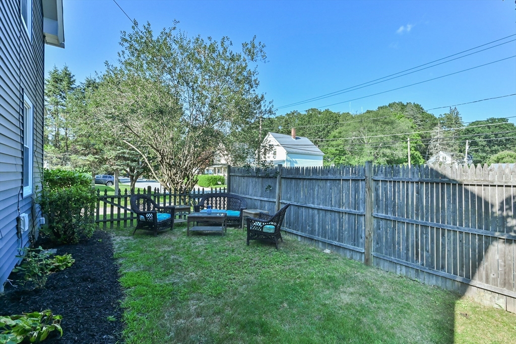 12 Tower Street Webster, MA 01570 - Photo 11 of 34