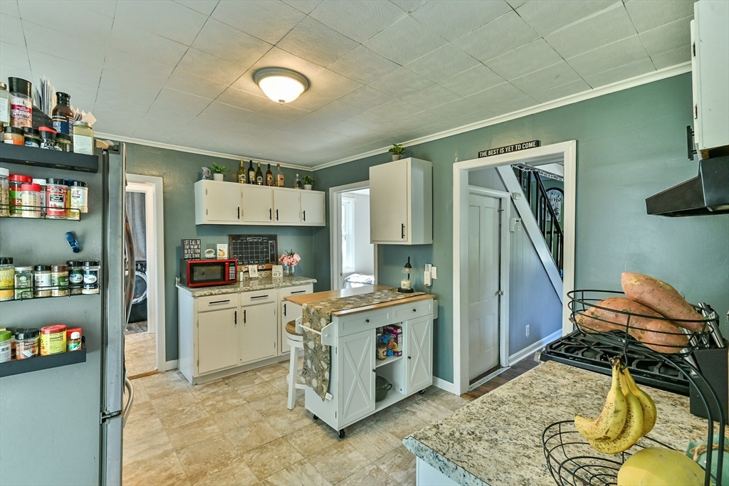 12 Tower Street Webster, MA 01570 - Photo 17 of 34