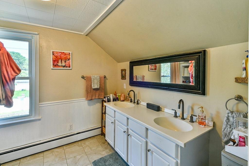 12 Tower Street Webster, MA 01570 - Photo 34 of 34