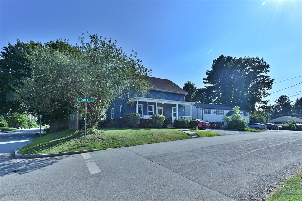 12 Tower Street Webster, MA 01570 - Photo 4 of 34