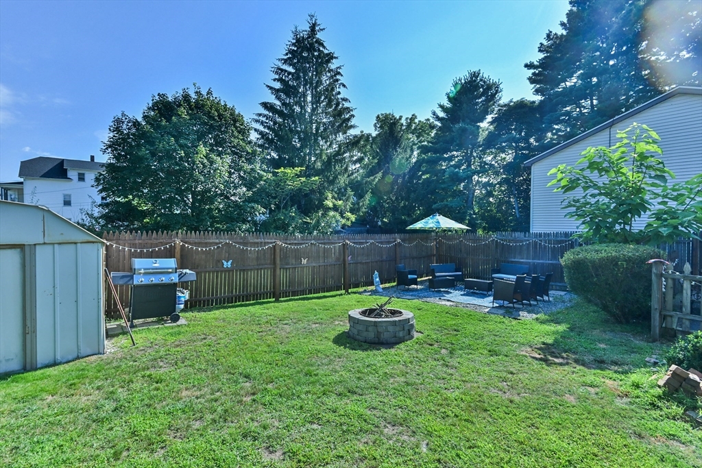 12 Tower Street Webster, MA 01570 - Photo 5 of 34