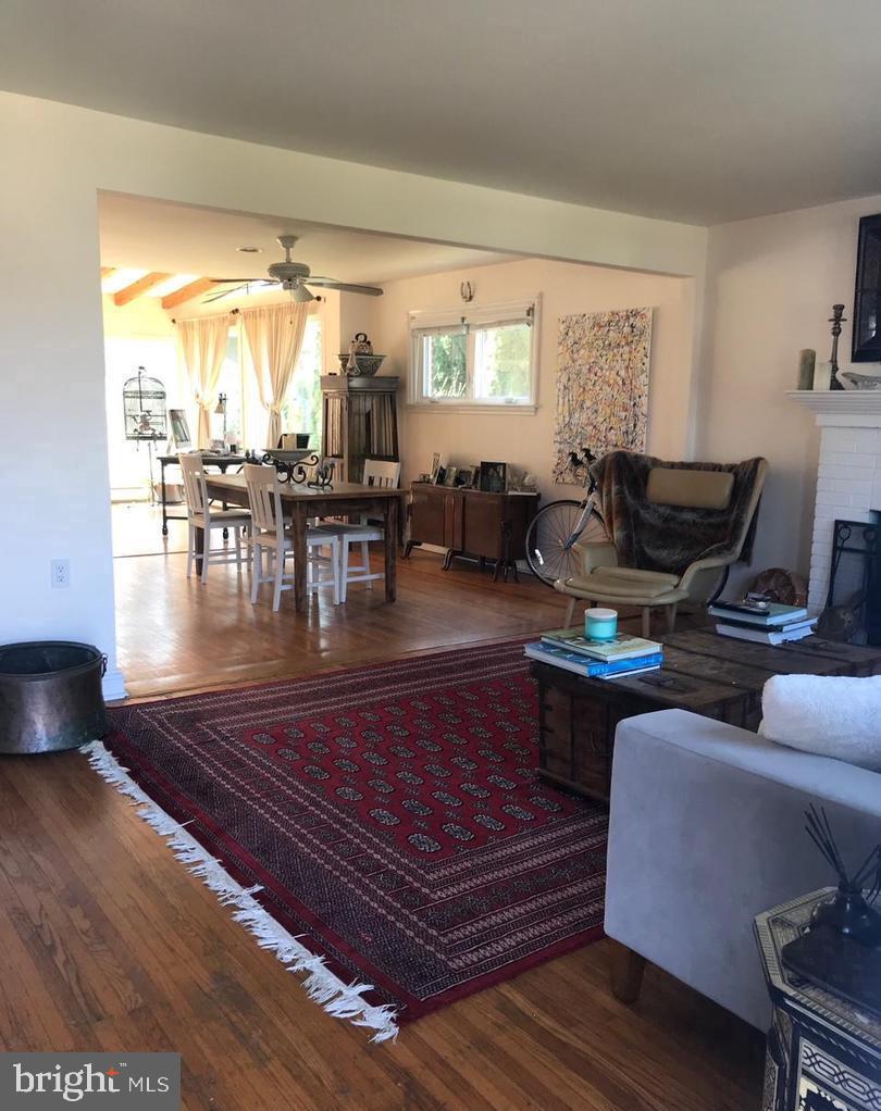 124 Berkley Road Devon, PA 19333 - Photo 5 of 13 Dining area