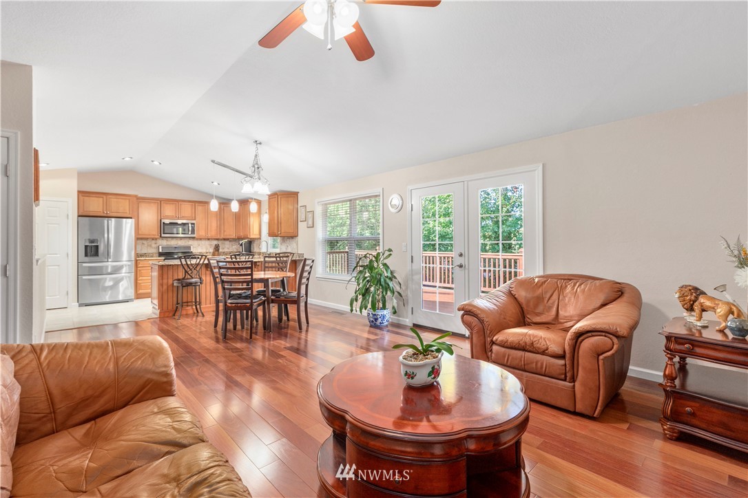 3589 Ridgemont Way Bellingham, WA 98229 - Photo 4 of 25 Gallery Image 4