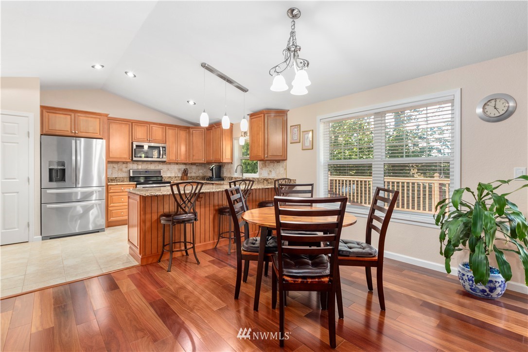 3589 Ridgemont Way Bellingham, WA 98229 - Photo 5 of 25 Gallery Image 5