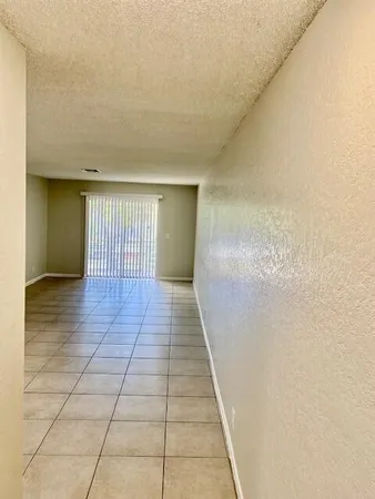 $1,900 | 200 Croton Avenue, Unit 208, Lantana, FL 33462