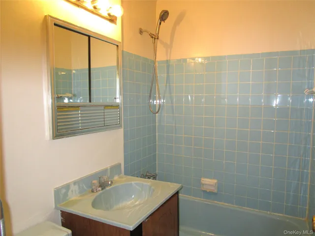 $469,000 | 20 Daley Place, Unit 128, Lynbrook, NY 11563